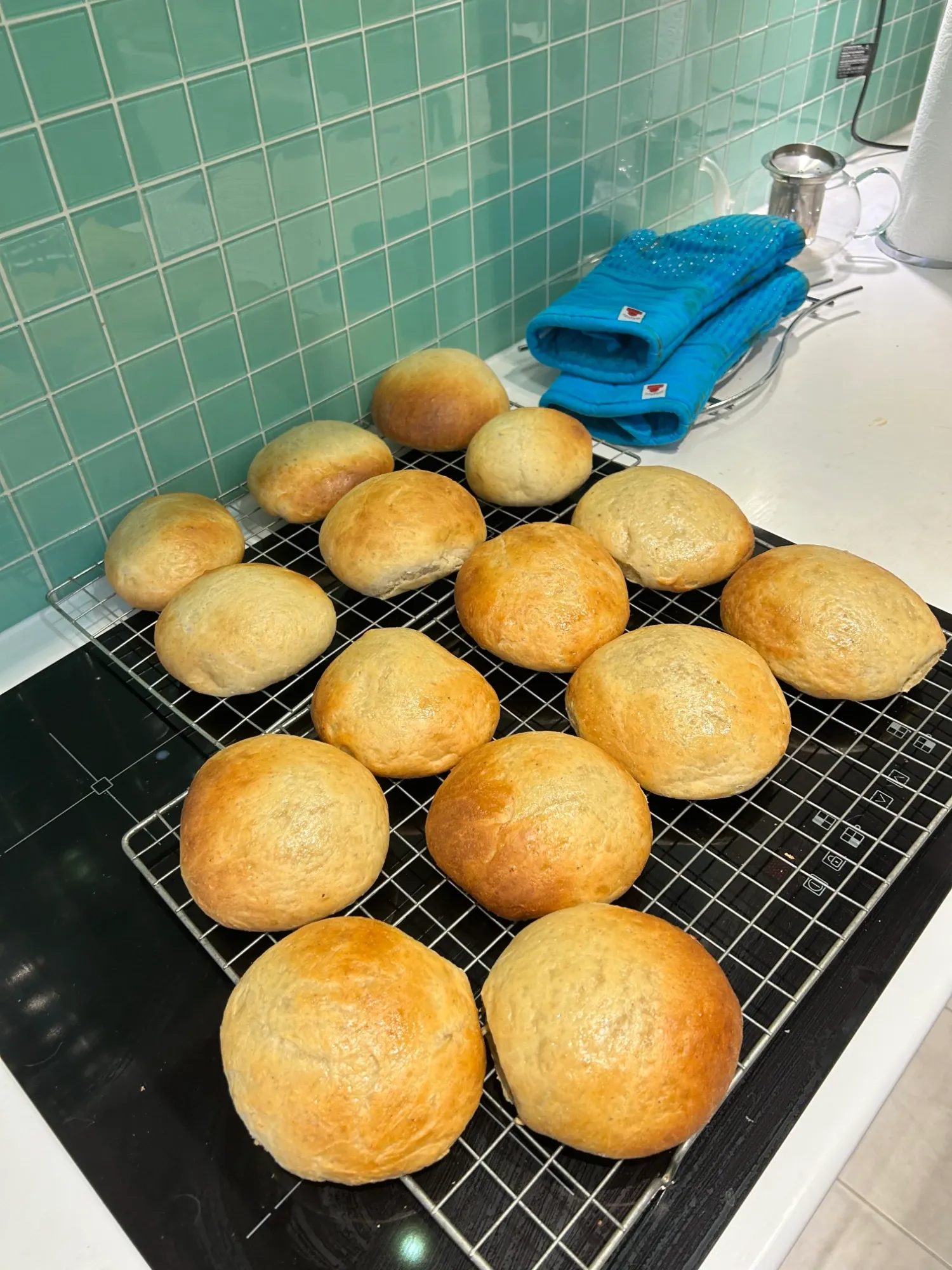 Golden boller cooling on wire racks